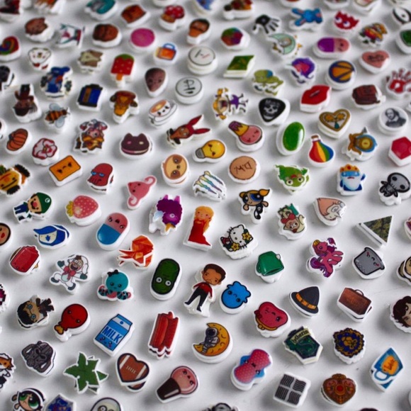 Flies Fly Insect Bug Outdoors Nature Stud Earrings - Picture 3 of 6